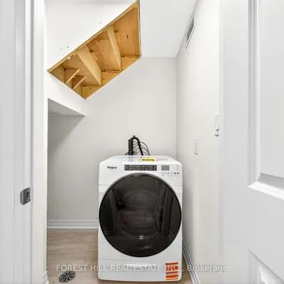 221,&nbsp;Churchill, Willowdale West, Toronto