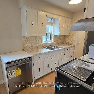 19,&nbsp;Tobruk, Newtonbrook East, Toronto