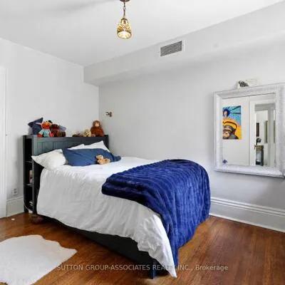 33,&nbsp;Albany, Annex, Toronto