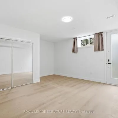 53,&nbsp;Bishop, Newtonbrook East, Toronto