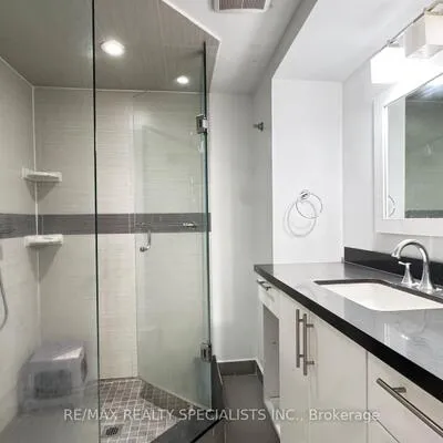 131,&nbsp;Searle, Bathurst Manor, Toronto
