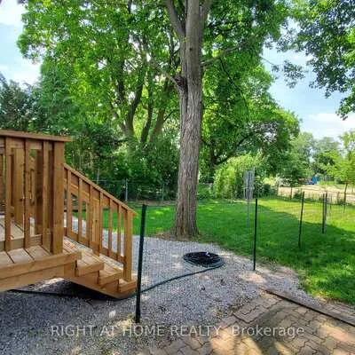 169,&nbsp;Yorkview, Willowdale West, Toronto