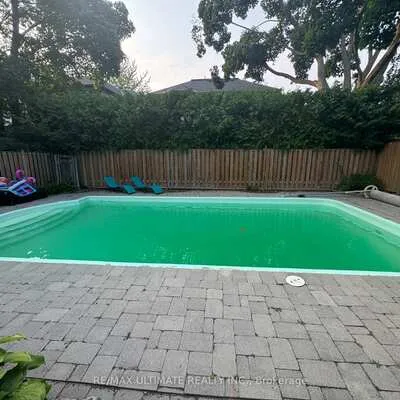 10,&nbsp;Noel, Leaside, Toronto