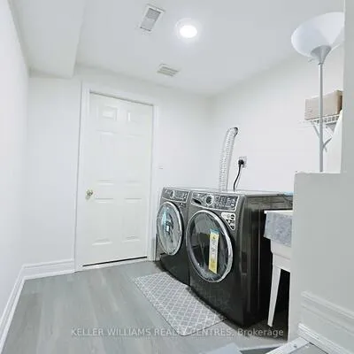 61,&nbsp;Fairchild, Newtonbrook West, Toronto
