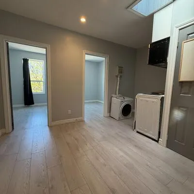 850,&nbsp;Bathurst, Annex, Toronto