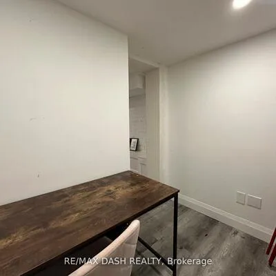 725,&nbsp;Palmerston, Annex, Toronto