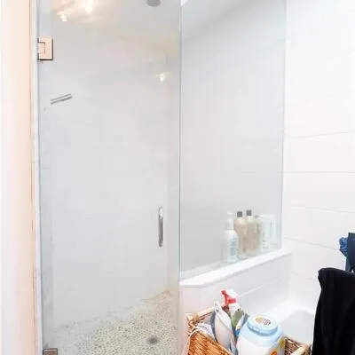 214,&nbsp;Bathurst, Trinity-Bellwoods, Toronto