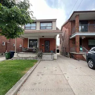 366,&nbsp;Lauder, Oakwood Village, Toronto