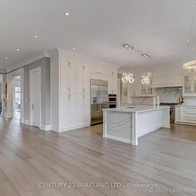 311,&nbsp;Churchill, Willowdale West, Toronto