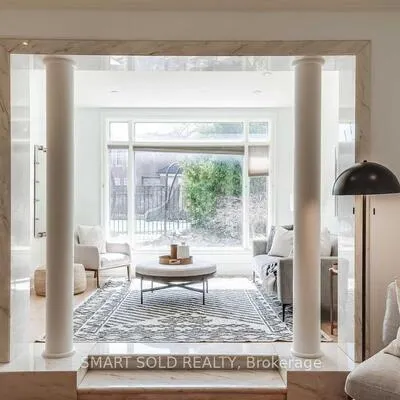 347,&nbsp;Cortleigh, Bedford Park-Nortown, Toronto