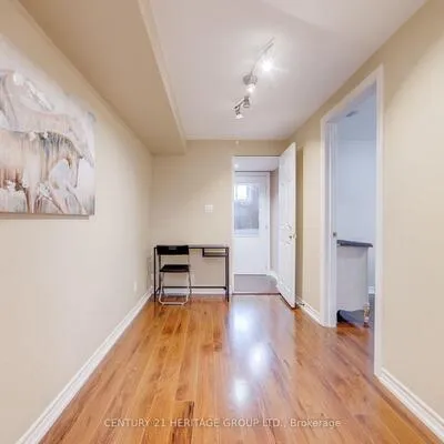 97,&nbsp;Allingham, Clanton Park, Toronto