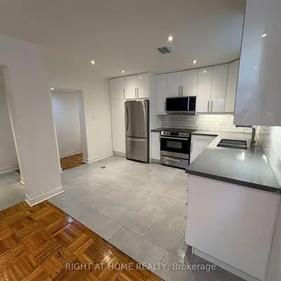 170,&nbsp;Bowood, Lawrence Park North, Toronto