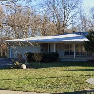 67,&nbsp;Burbank, Bayview Village, Toronto