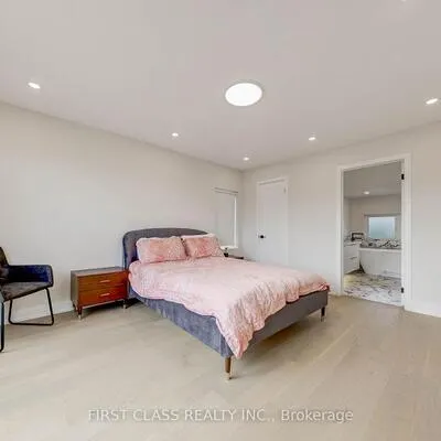 431,&nbsp;Roxton, Palmerston-Little Italy, Toronto