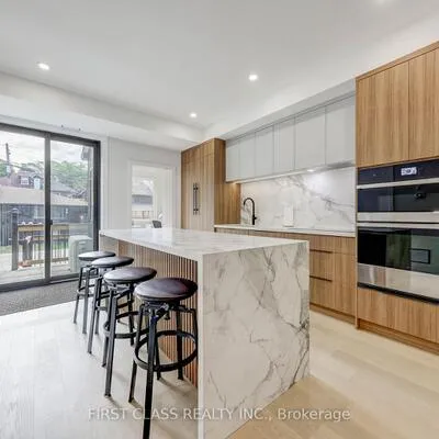 431,&nbsp;Roxton, Palmerston-Little Italy, Toronto