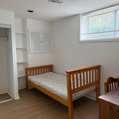 20,&nbsp;maureen, Bayview Village, Toronto