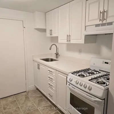 6,&nbsp;Arrowstook, Bayview Village, Toronto