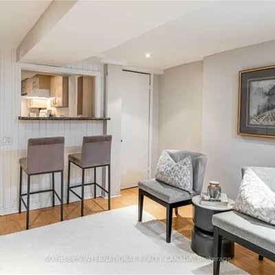 213,&nbsp;Shaw, Trinity-Bellwoods, Toronto