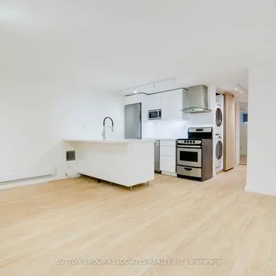 477,&nbsp;Brunswick, Annex, Toronto