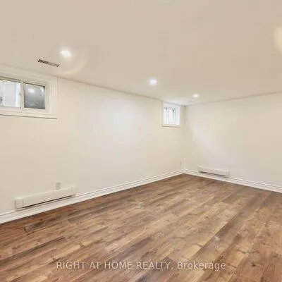89,&nbsp;Yonge, Bedford Park-Nortown, Toronto