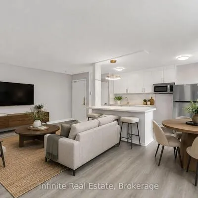896,&nbsp;Eglinton, Leaside, Toronto