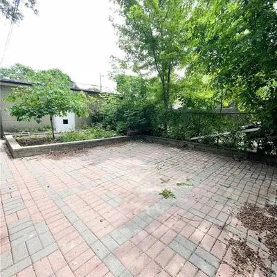 79,&nbsp;Greensides, Wychwood, Toronto