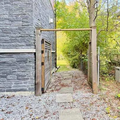56,&nbsp;Lloydminster, Newtonbrook East, Toronto