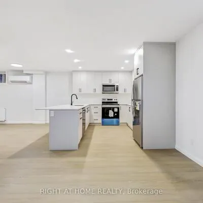 35,&nbsp;Braemar, Yonge-Eglinton, Toronto