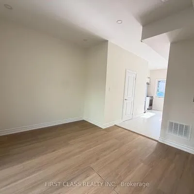 356,&nbsp;Huron, University, Toronto
