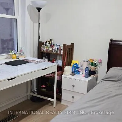 261,&nbsp;Soudan, Mount Pleasant West, Toronto