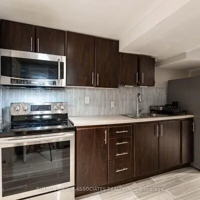 63,&nbsp;Bellevue, Kensington-Chinatown, Toronto