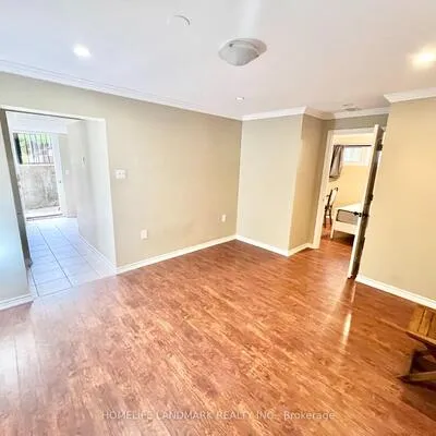 159,&nbsp;Cocksfield, Bathurst Manor, Toronto