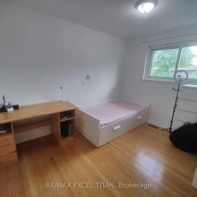 35,&nbsp;Cairnside, Pleasant View, Toronto