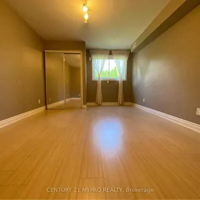 16,&nbsp;North Hills, Banbury-Don Mills, Toronto