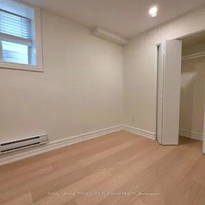 11,&nbsp;Beaconsfield, Little Portugal, Toronto