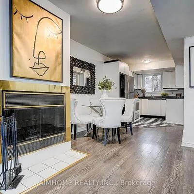 212,&nbsp;Milan, Moss Park, Toronto