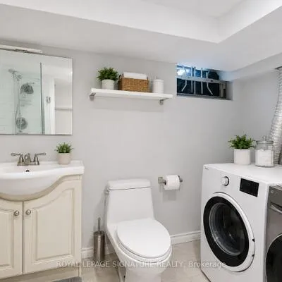 152,&nbsp;Parliament, Moss Park, Toronto