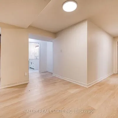 163,&nbsp;Holmes, Willowdale East, Toronto