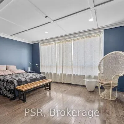 1537,&nbsp;Eglinton, Oakwood Village, Toronto