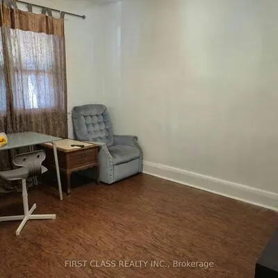 97,&nbsp;Bude, Oakwood Village, Toronto