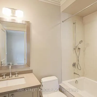 500,&nbsp;Deloraine, Bedford Park-Nortown, Toronto