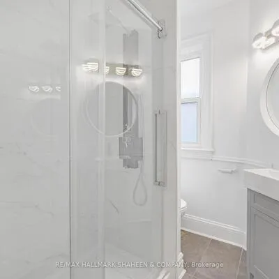 198,&nbsp;Roxton, Trinity-Bellwoods, Toronto