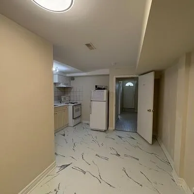 62,&nbsp;Cresthaven, Hillcrest Village, Toronto