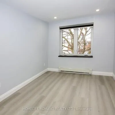 177,&nbsp;Robina, Oakwood Village, Toronto