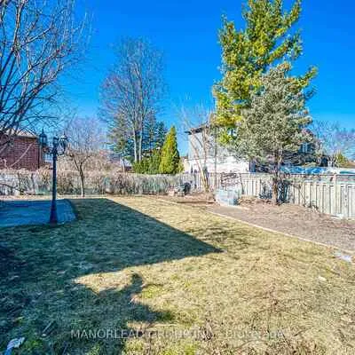 28,&nbsp;Kingslake, Don Valley Village, Toronto