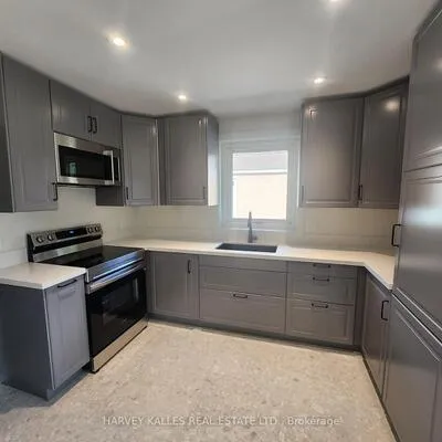 88,&nbsp;McAllister, Clanton Park, Toronto