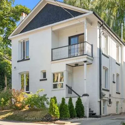 371,&nbsp;Howland, Casa Loma, Toronto