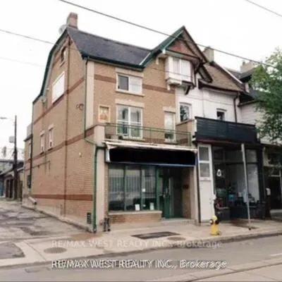 932,&nbsp;Dundas, Trinity-Bellwoods, Toronto