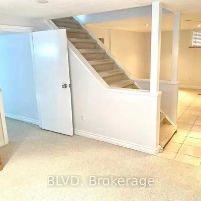 24,&nbsp;Athabaska, Newtonbrook East, Toronto