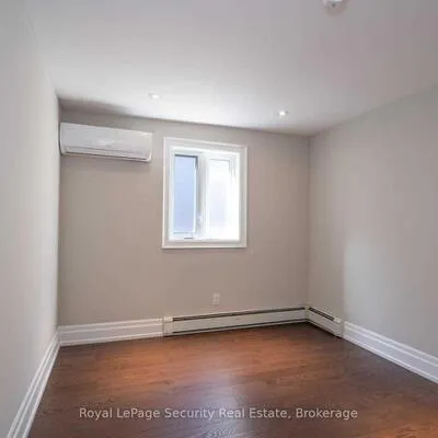 62,&nbsp;Lippincott, Kensington-Chinatown, Toronto